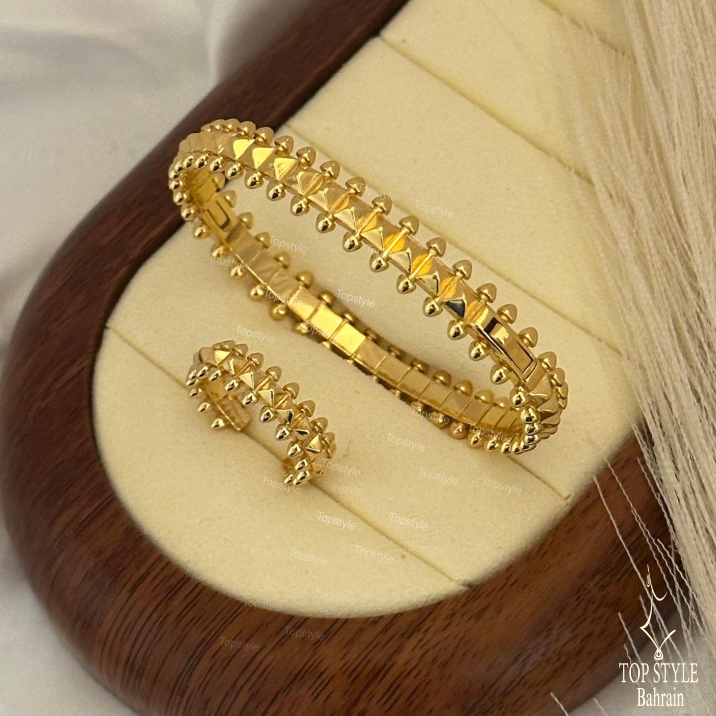 Gold-Plated Edge Bracelet