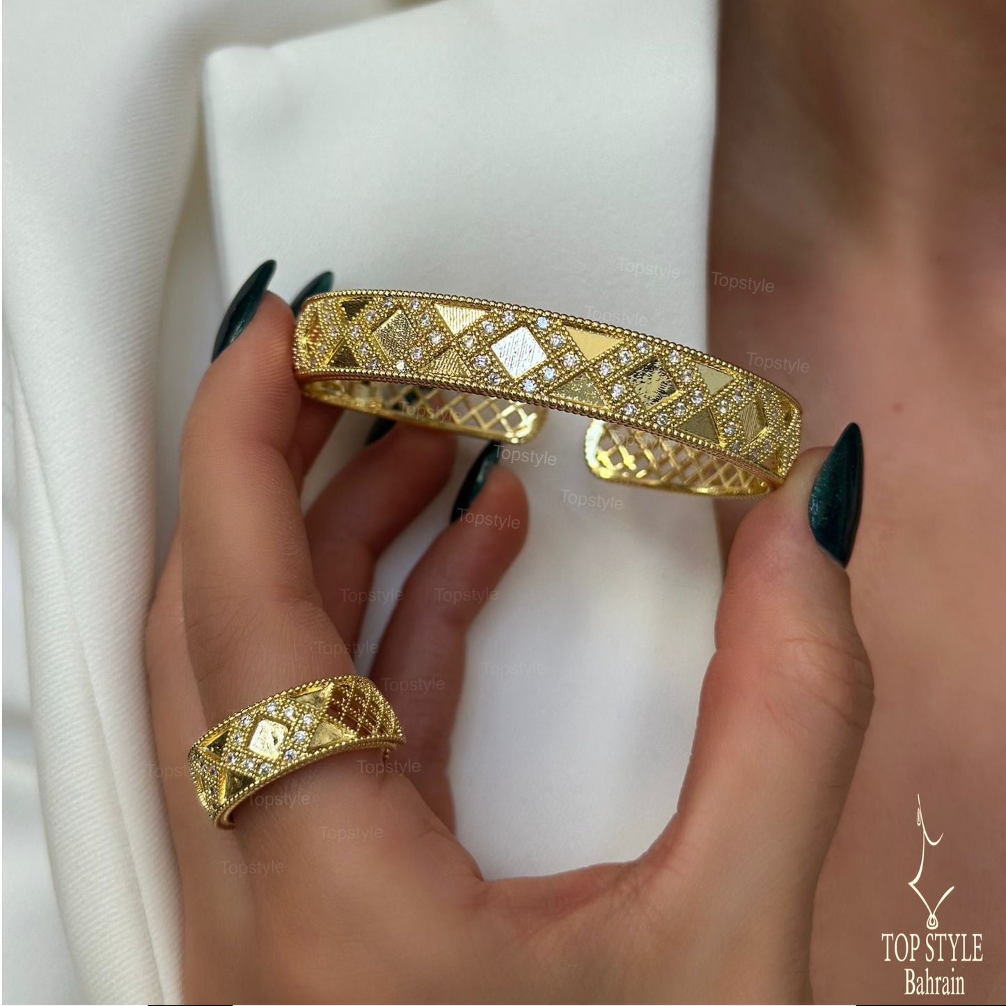 Royal Gold Plated Geometric Half Set (Bracelet + Ring)