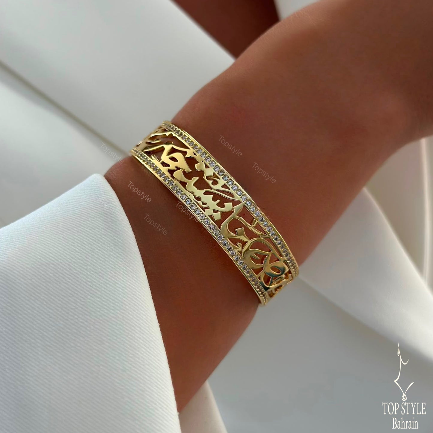 18K Gold Plated Bracelet على هذه الأرض ما يستحق الحياة
